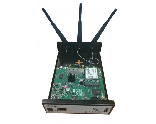 MikroTik NR32-912UAG-A30-CA